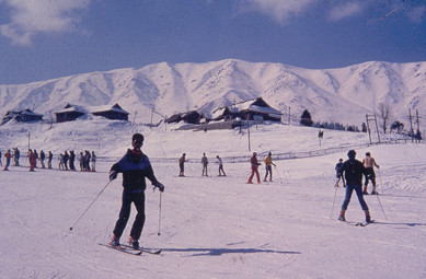 Himalayan snow skiing, skiing the himalaya,himalaya skiing, ski lesson in himalaya, himalaya snow ski lesson