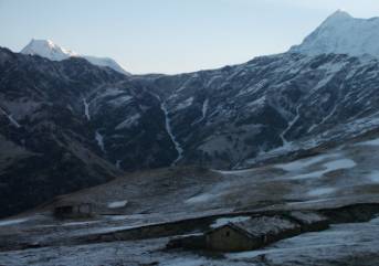 view from beadni bughyal,trekking roopkund,roopkund treks,trekking tour roopkund