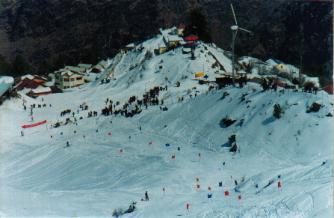 snow skiing in the himalayas,himalaya skiing,snow lessons in himalaya,indian himalaya tours,skiing in indian himalayas